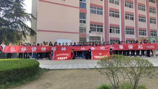 弘揚(yáng)雷鋒精神，從身邊小事做起